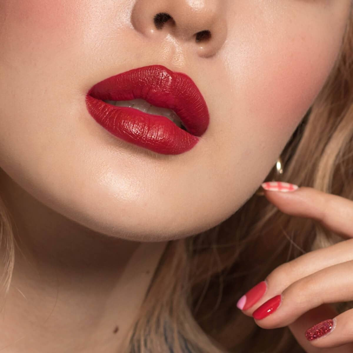 Visual Idea — The Other Nails Are Solid Red Visual Idea — The Other Nails Are Solid Red — Nails 2027 for Blondes