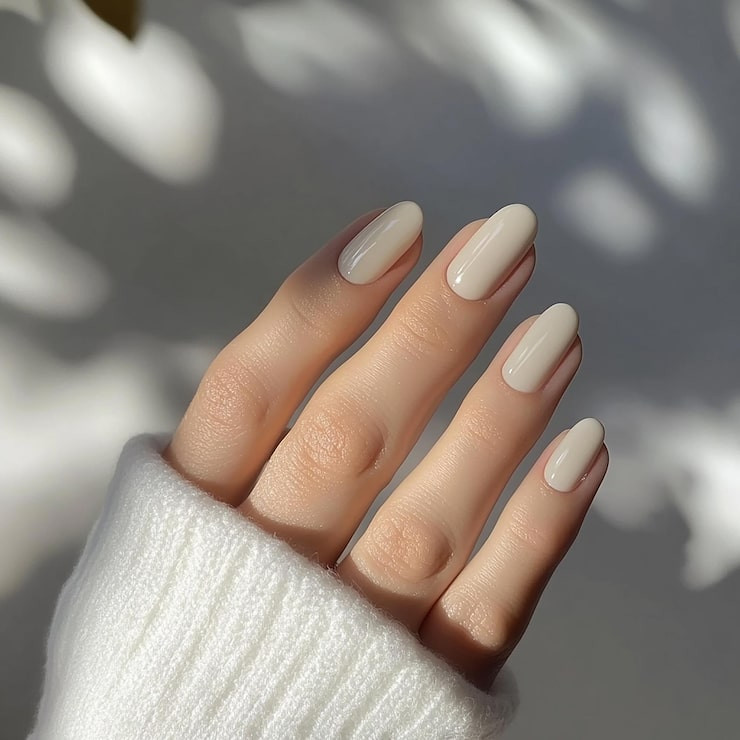 Creamy Beige Glossy Short Almonds Creamy Beige Glossy Short Almonds — Beige Nails 2027