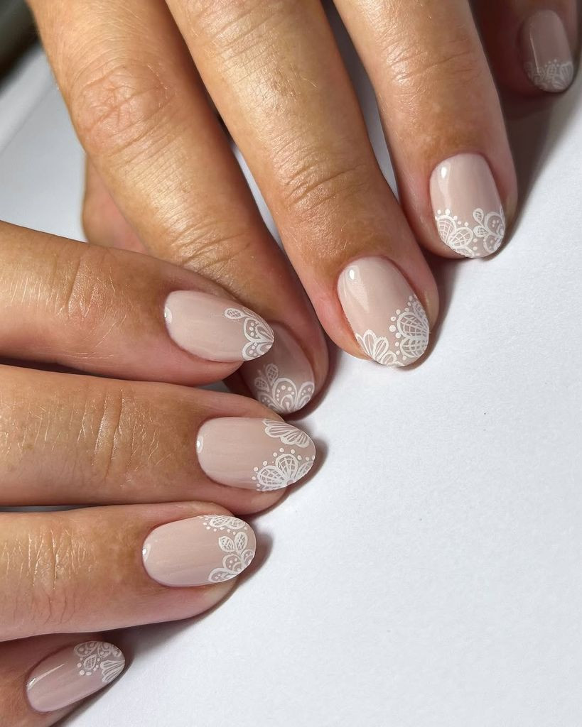 White Lace Pattern On Accent Nails Visual Idea White Lace Pattern On Accent Nails Visual Idea — Lace Nails 2027