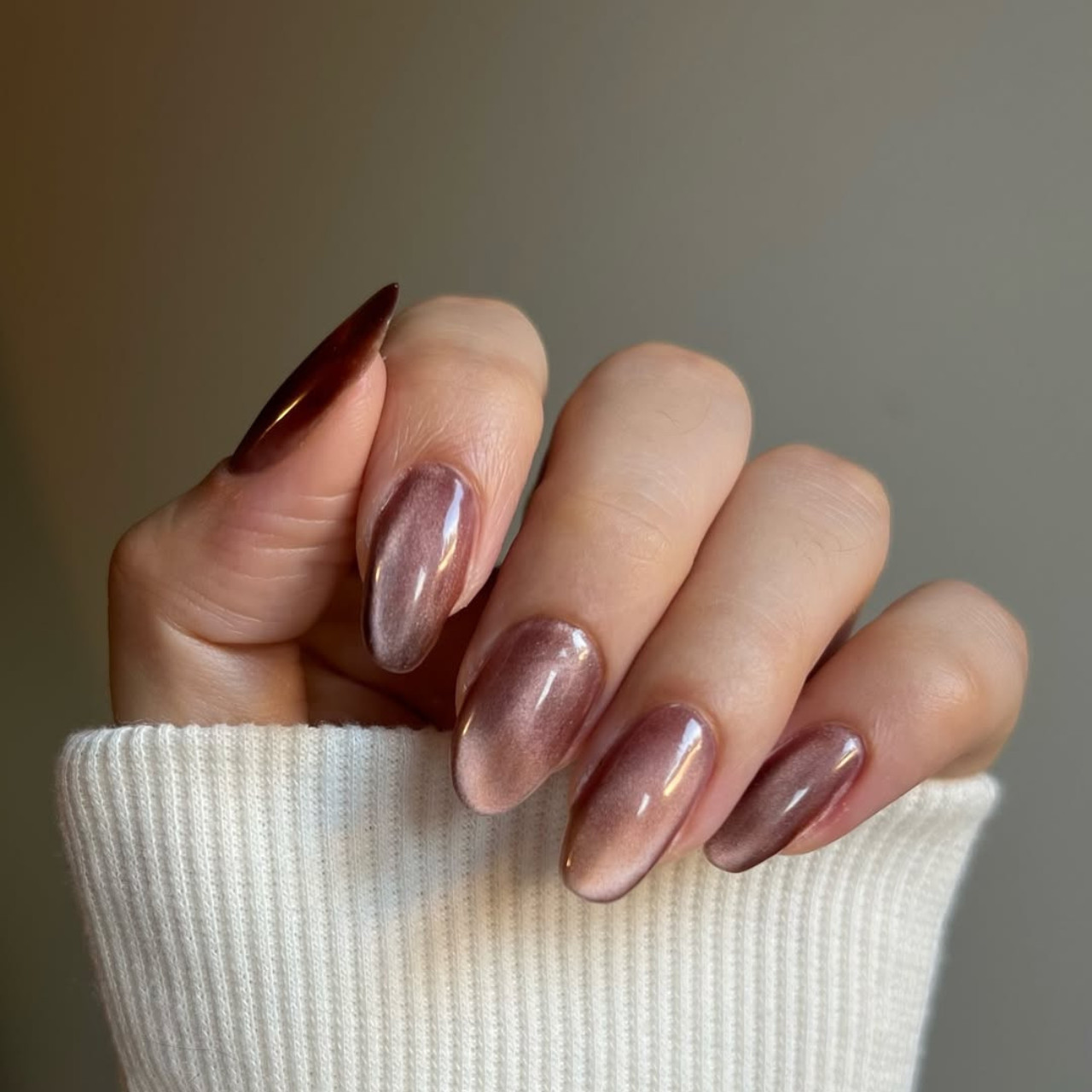 Cat-Eye Glossy Visual Idea — Girls Night Nails 2027