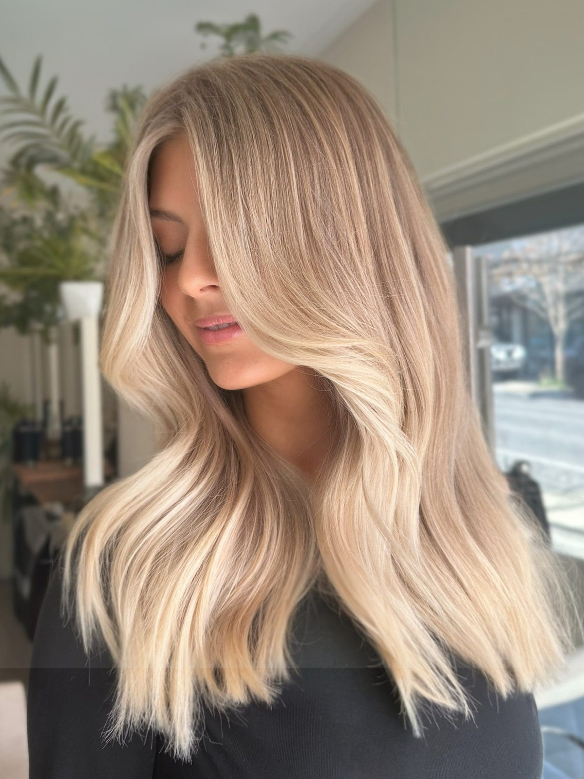 Collarbone Layers With Ash Blonde Balayage Collarbone Layers With Ash Blonde Balayage — Balayage 2027