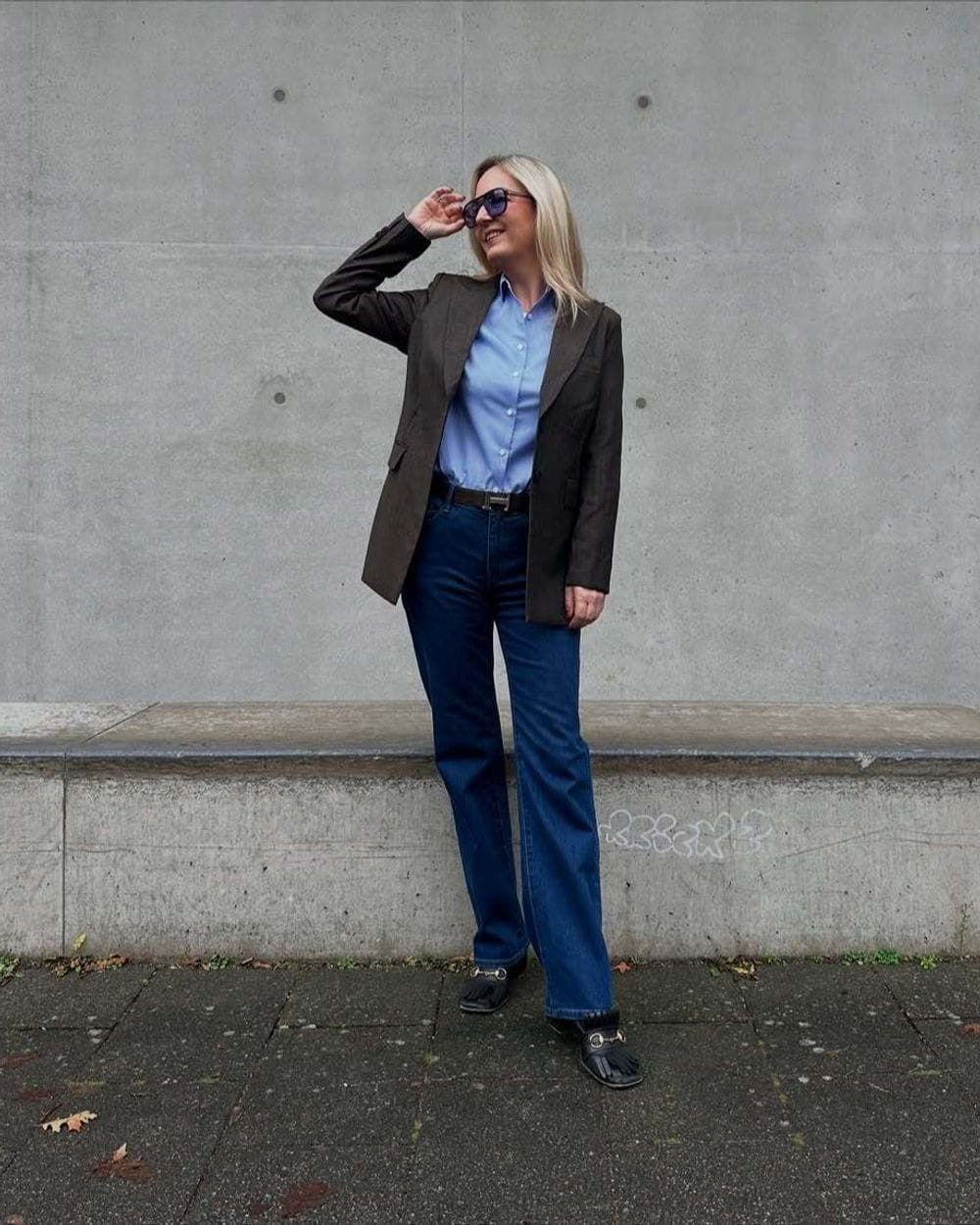 Textured Brown Blazer and Jeans: Smart Casual Networking Done Right Textured Brown Blazer and Jeans: Smart Casual Networking Done Right — Networking Outfits 2027