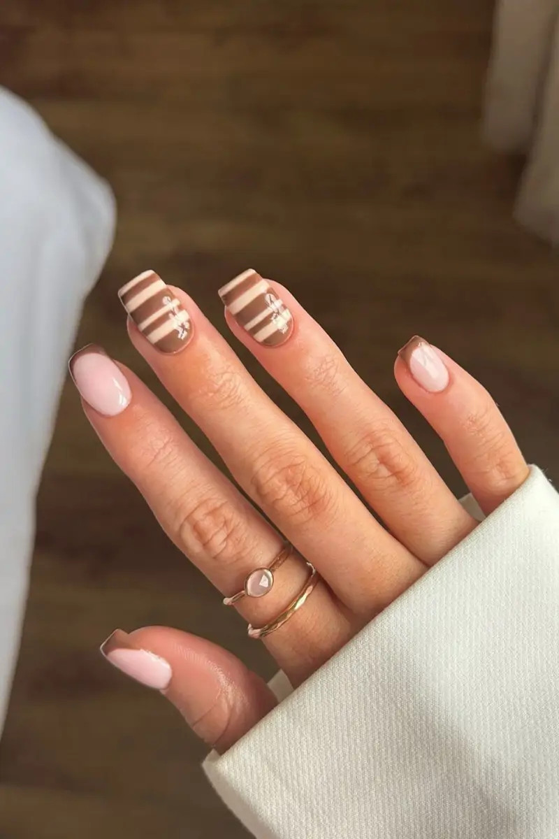 Nude Base with Horizontal Brown Stripes Nude Base with Horizontal Brown Stripes — Square Nails 2027