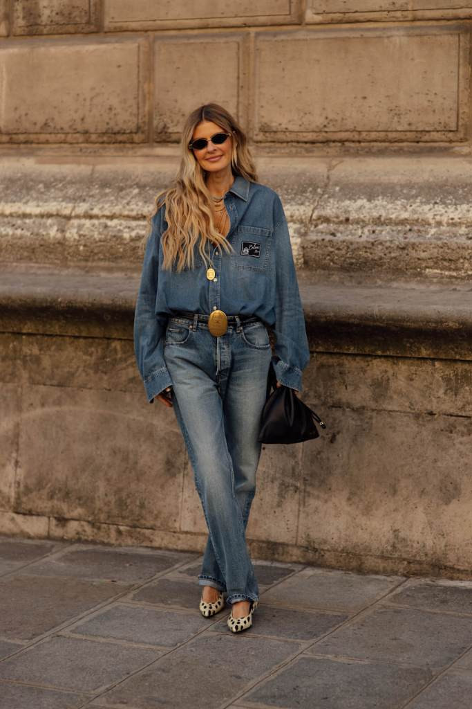 Grey Sweater with Asymmetrical Leather Skirt Grey Sweater with Asymmetrical Leather Skirt — Paris Outfits 2027