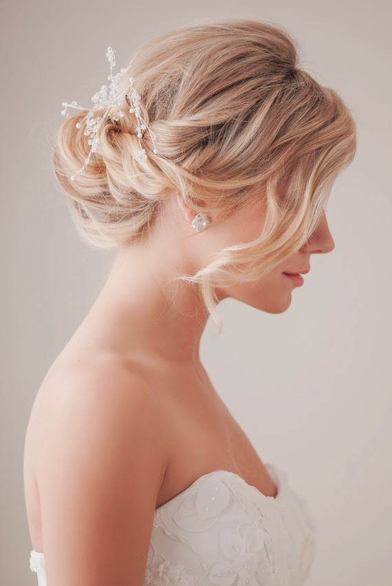 Collarbone Visual Idea — Bachelorette Hairstyles 2027