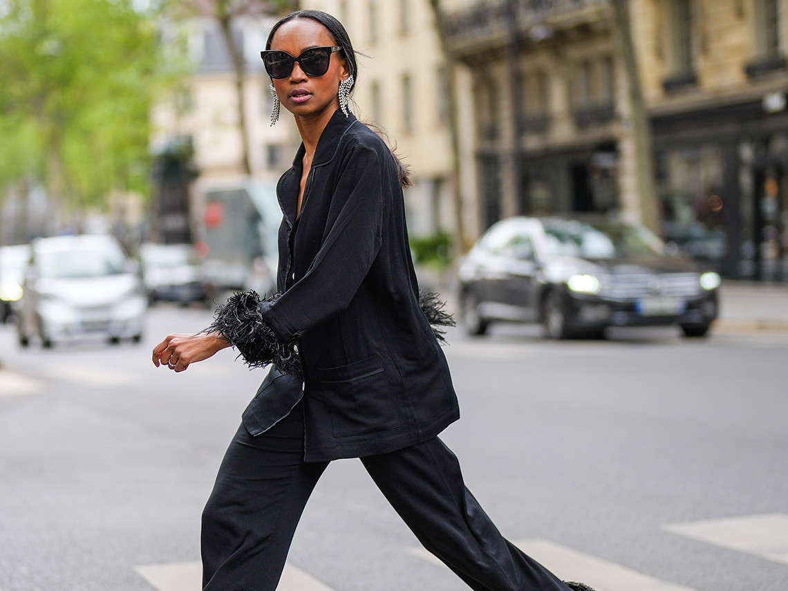 Feather Trim Jacket: Dramatic Street Style Detail Feather Trim Jacket: Dramatic Street Style Detail — Street Style Outfits 2027
