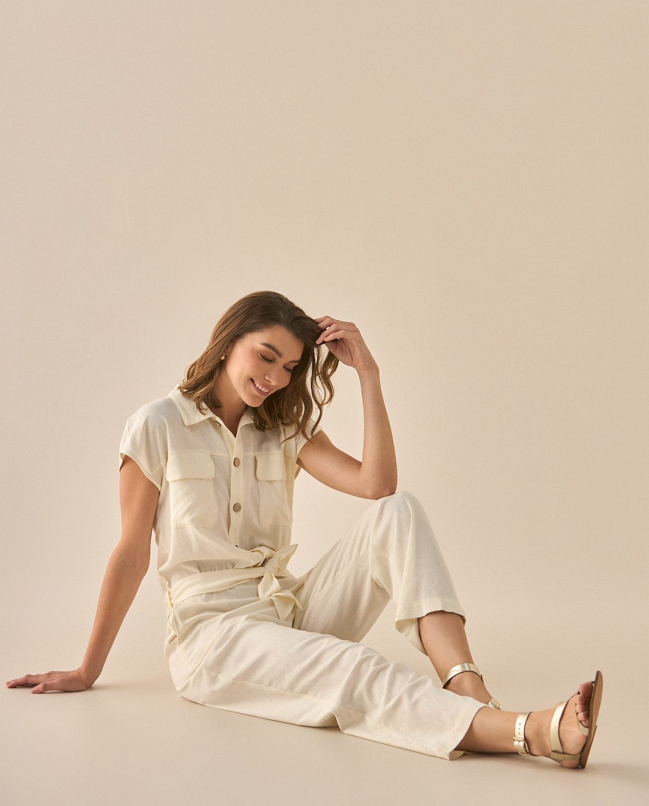 Linen-Like Collared Jumpsuit with Utility Pockets — Summer Jumpsuit Outfits 2027