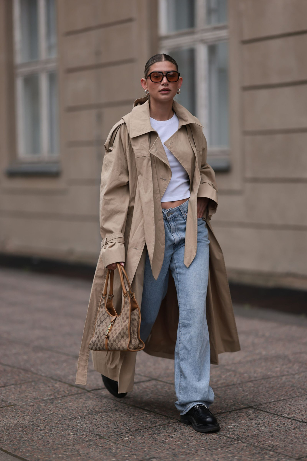 Effortless Chic: Oversized Trench Coat with Jeans — Nice Outfits 2027