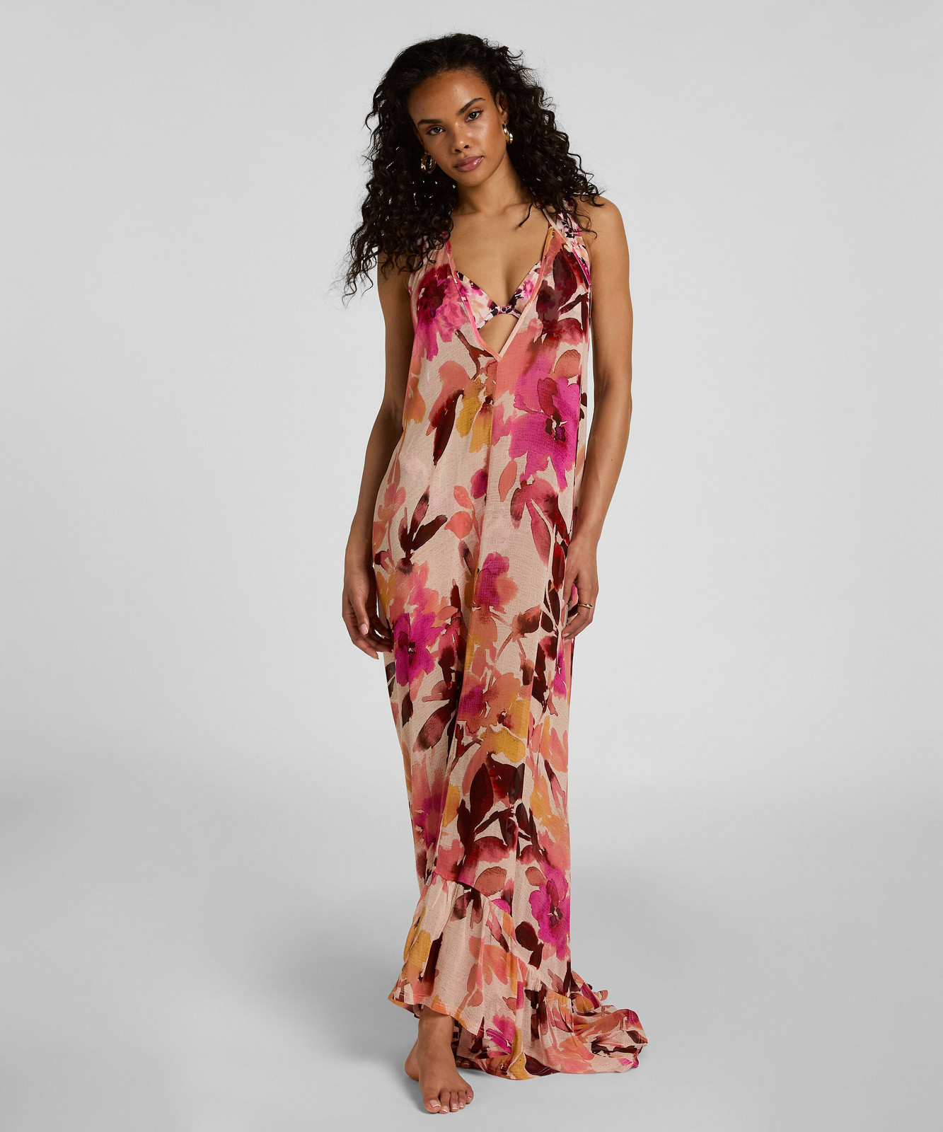 Bold Floral Maxi Dress for Tropical Escapes Bold Floral Maxi Dress for Tropical Escapes — Beach Dresses 2027
