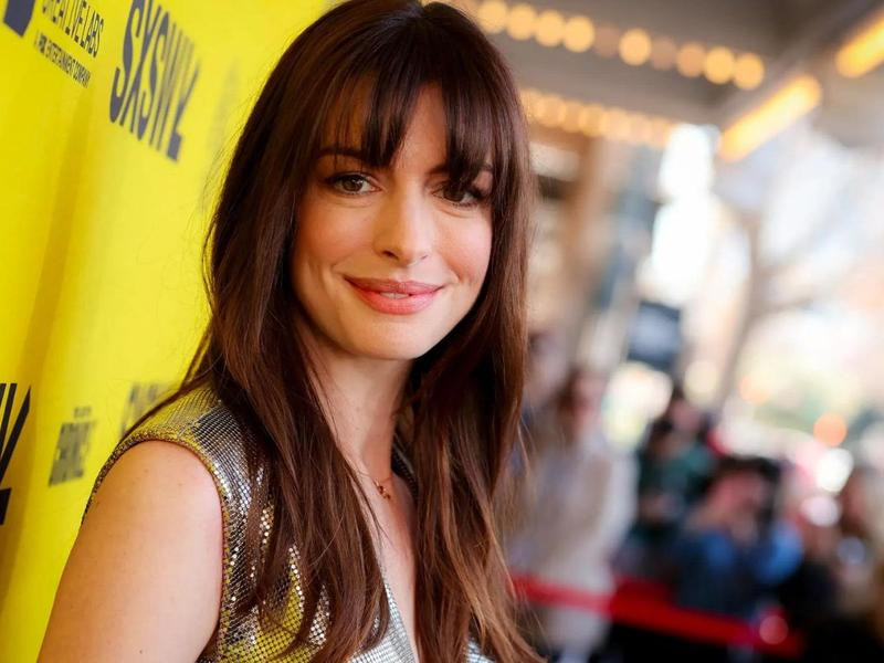 Full Bangs Visual Idea — Bold Bangs 2027