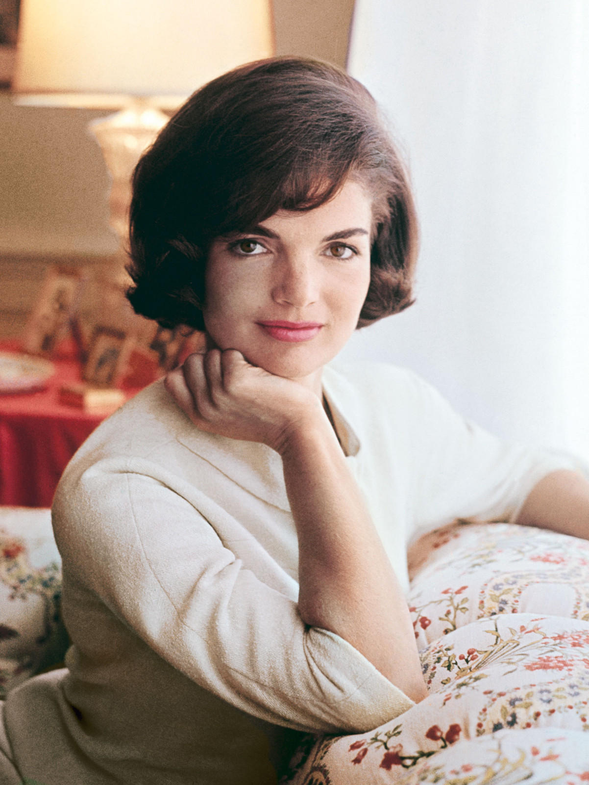 Jacqueline Kennedy-Inspired Dark Brown Bob Jacqueline Kennedy-Inspired Dark Brown Bob — Old Money Bob 2027