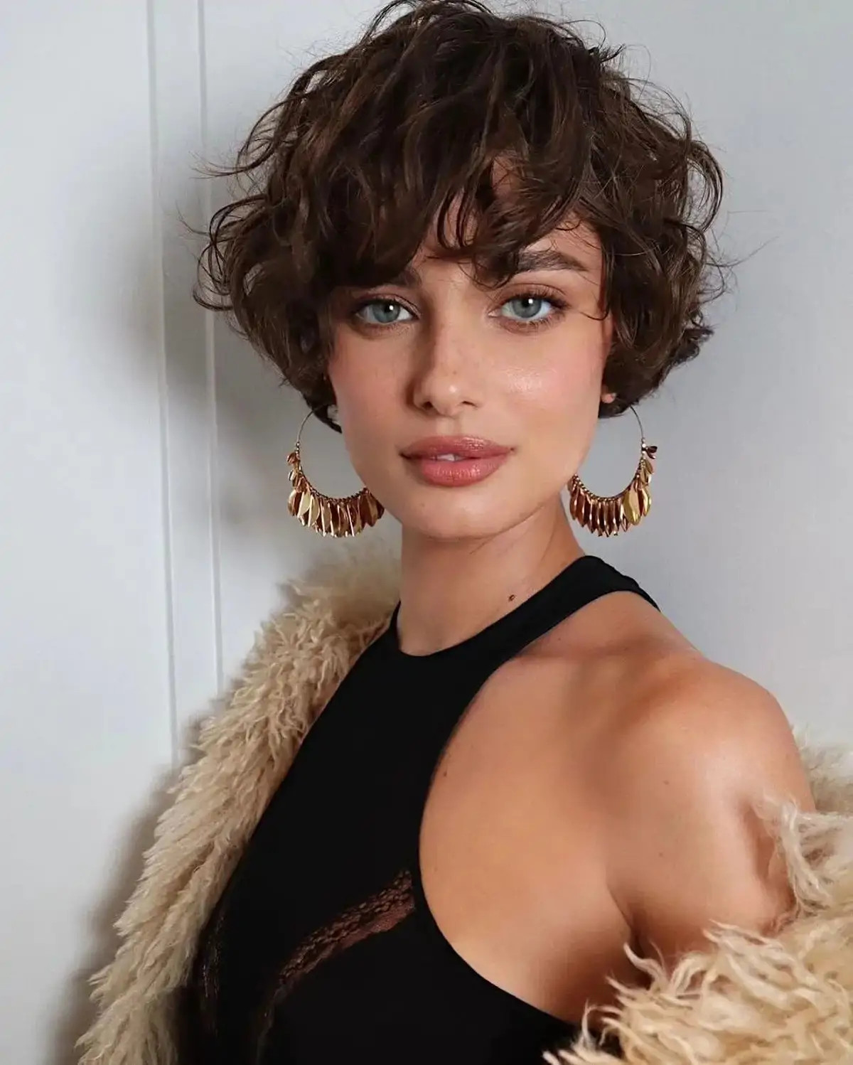Curly Pixie with Textured Volume Curly Pixie with Textured Volume — Pixie 2027 for Wavy Hair
