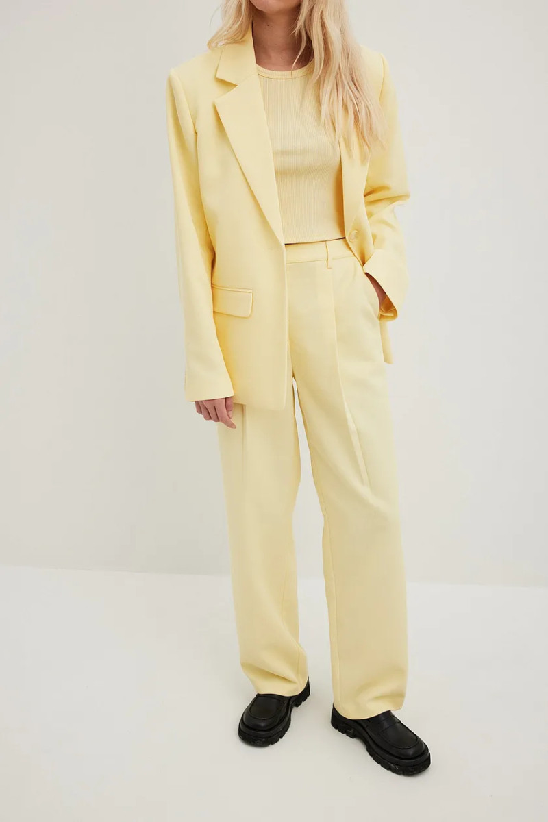 Oversized Pale Yellow Blazer and Trousers Set Oversized Pale Yellow Blazer and Trousers Set — Pale Yellow Outfits 2027