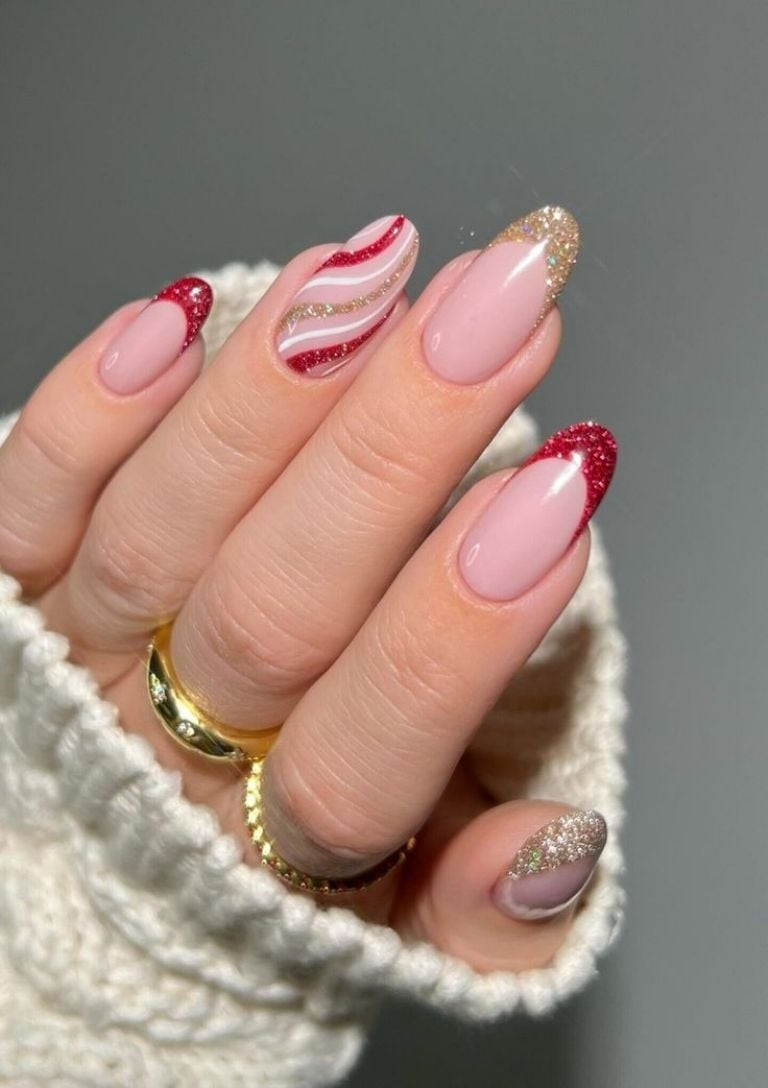 One Hand Close-Up Visual Idea One Hand Close-Up Visual Idea — Christmas Nails 2026