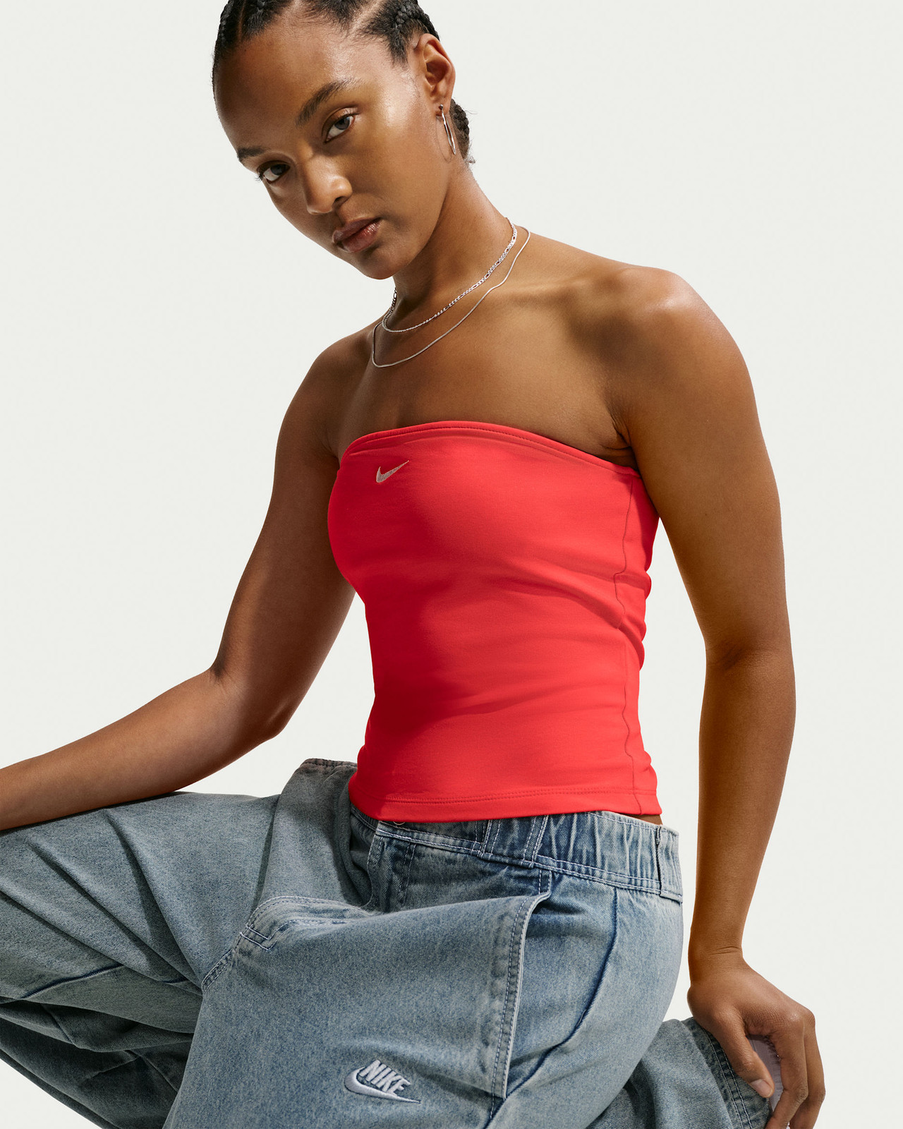 Sporty Red Tube Top with Loose Denim Jeans Sporty Red Tube Top with Loose Denim Jeans — Tube Top Outfits 2027