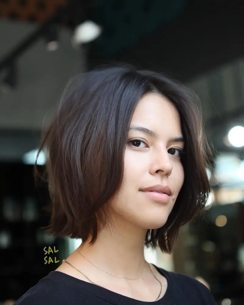 Collarbone Layered Bob With Soft Waves — Bob Haircuts 2027