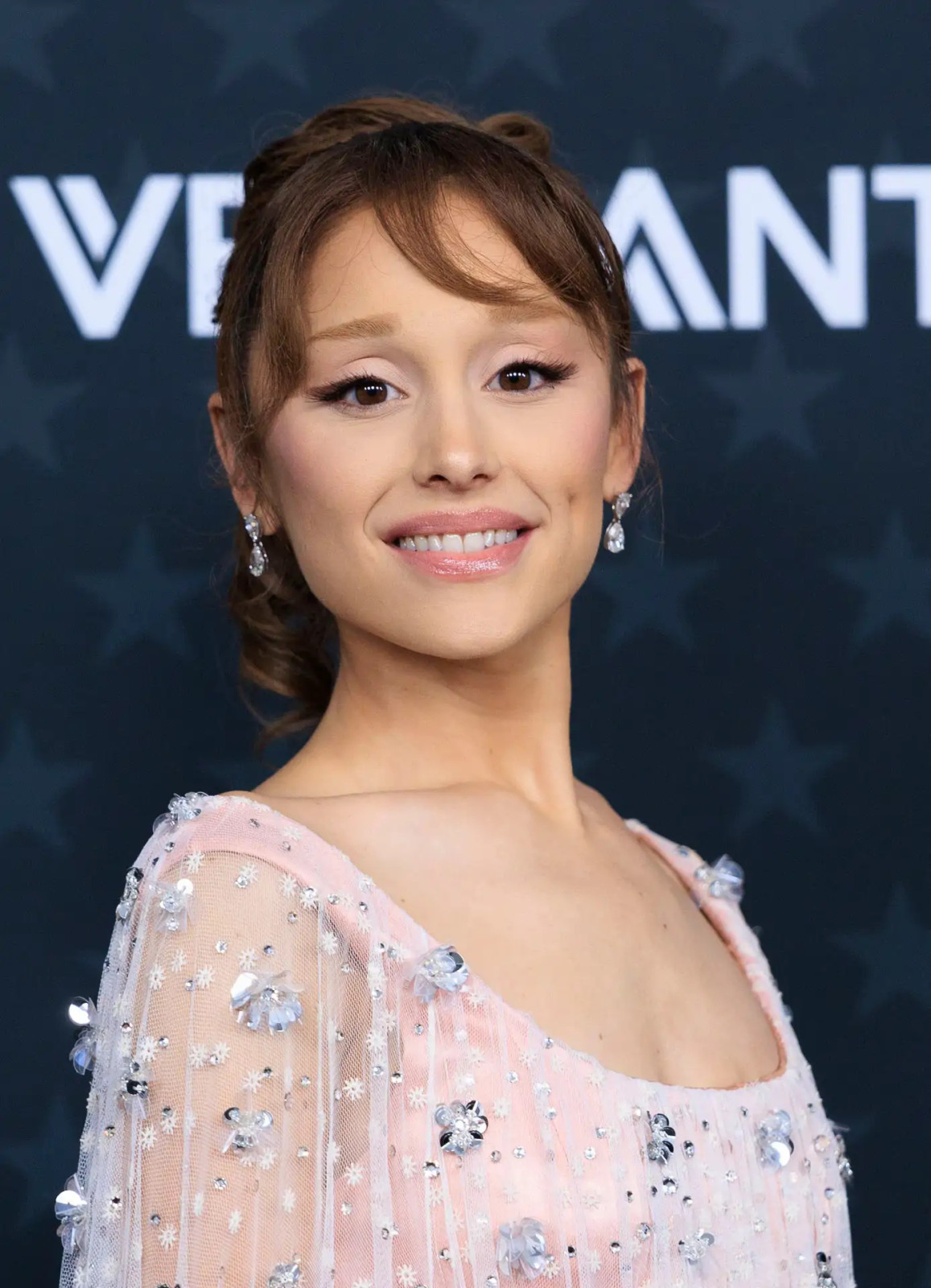 Chin-Length Visual Idea — Y2K Bangs 2027
