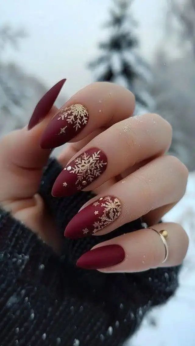 Matte Metallic Foil Visual Idea Matte Metallic Foil Visual Idea — Glitter Christmas Nails 2026