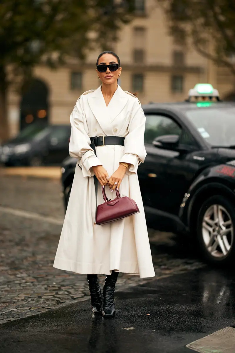 Off-White Trench Coat with Black Belt and Boots for Smart Casual Off-White Trench Coat with Black Belt and Boots for Smart Casual — Winter Neutral Outfits 2027
