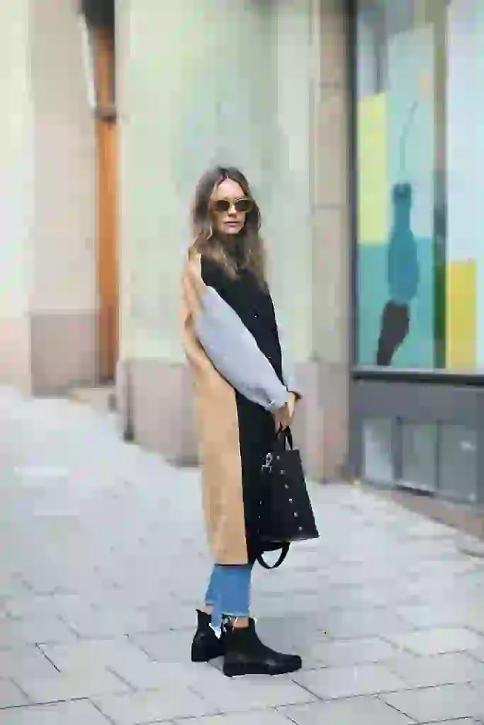 Colorblock Long Coat Blue Jeans Outfit Idea Colorblock Long Coat Blue Jeans Outfit Idea — Scandi Outfits 2027