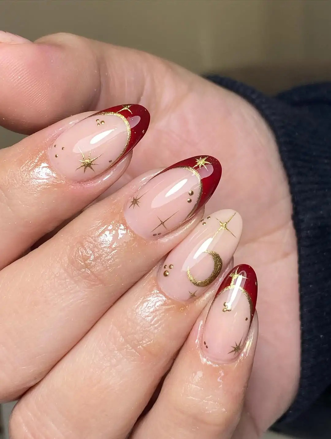 Celestial Gold Star Almond Nails Celestial Gold Star Almond Nails — Gold Nails 2027