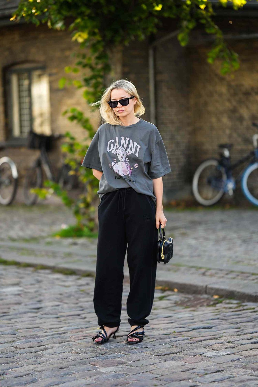 Oversized Graphic Tee with Wide-Leg Sweatpants Oversized Graphic Tee with Wide-Leg Sweatpants — Everyday Outfits 2027