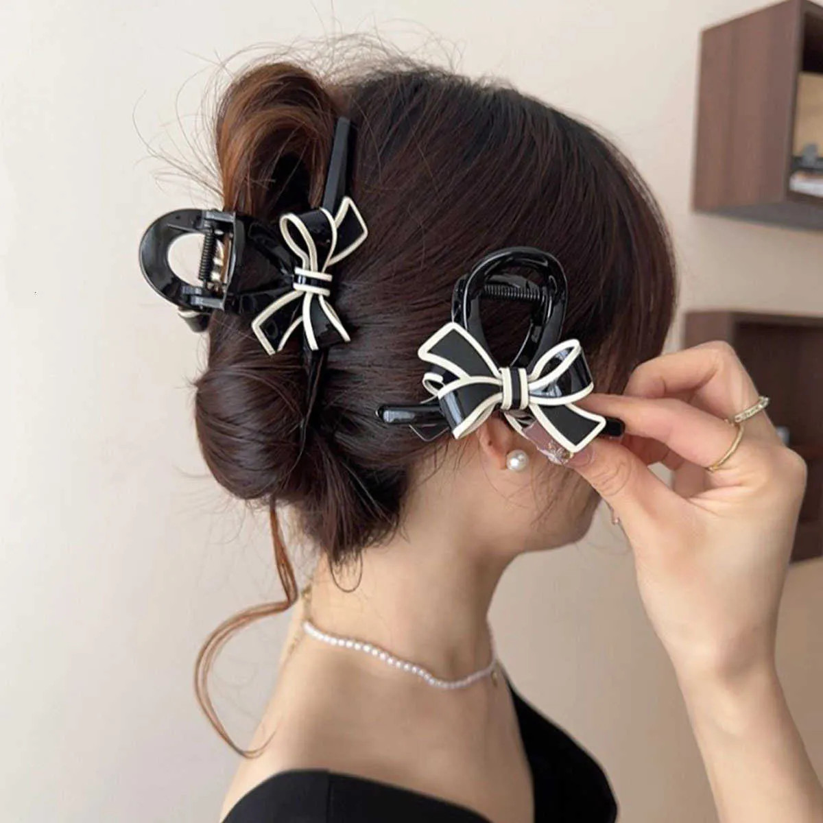 Updo Visual Idea — Claw Clip Bun 2027