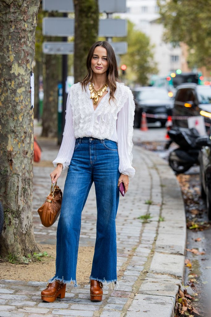 Classic White Ruffle Blouse and Blue Jeans for Casual Chic Classic White Ruffle Blouse and Blue Jeans for Casual Chic — Ruffle Top Outfits 2027