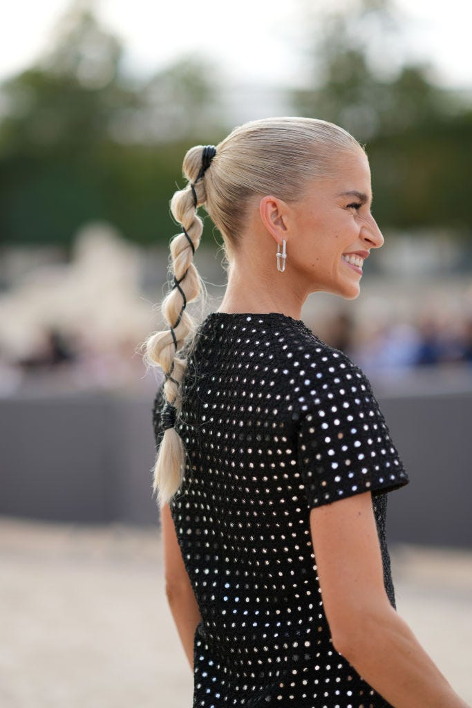 Sleek Platinum Bubble Ponytail Sleek Platinum Bubble Ponytail — Summer Hairstyles 2027