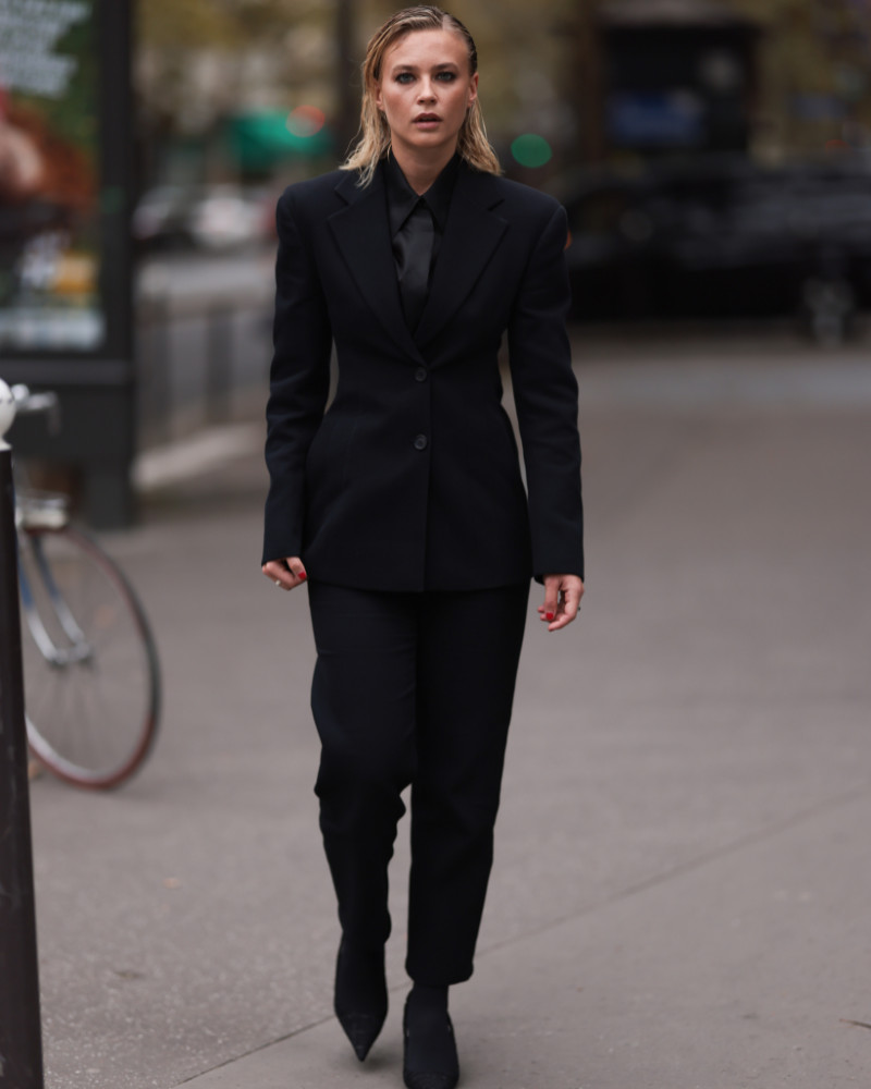 Powerful Black Blazer with Structured Shoulders Powerful Black Blazer with Structured Shoulders — Business Formal Outfits 2027