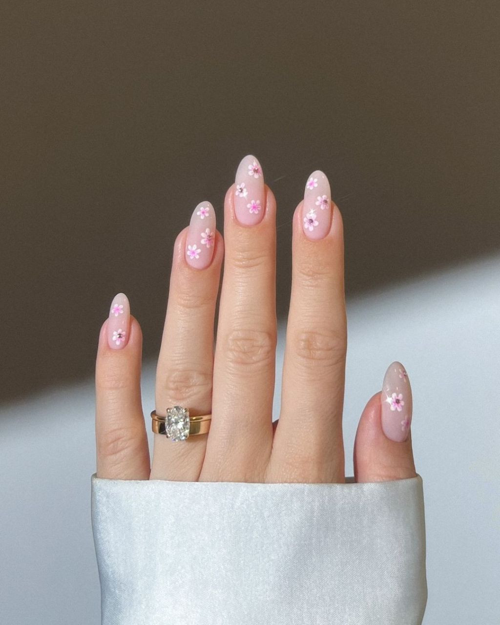 Visual Idea — Small Mom Nails 2027