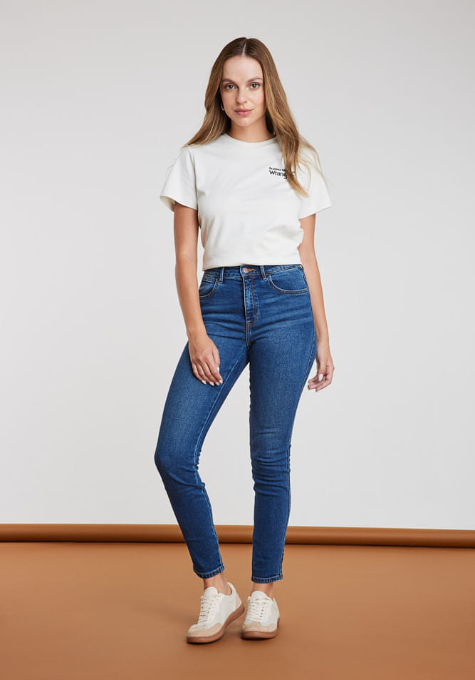 Modern Classic: Skinny Jeans with Sneakers Modern Classic: Skinny Jeans with Sneakers — High Waisted Jeans 2027