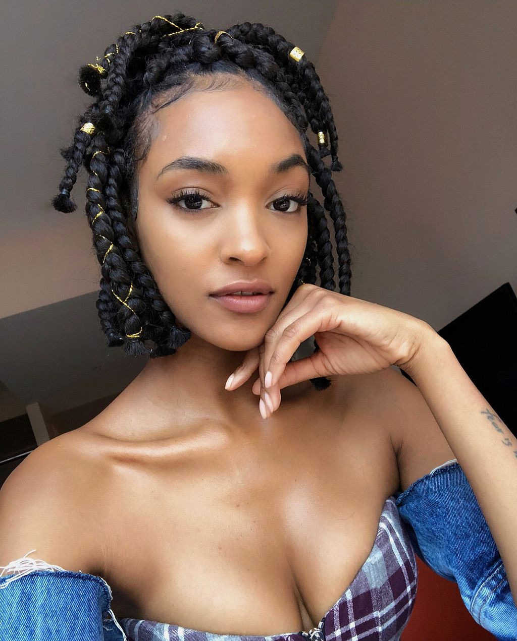 Braids with Luxurious Gold Thread Braids with Luxurious Gold Thread — Bob Braids 2027