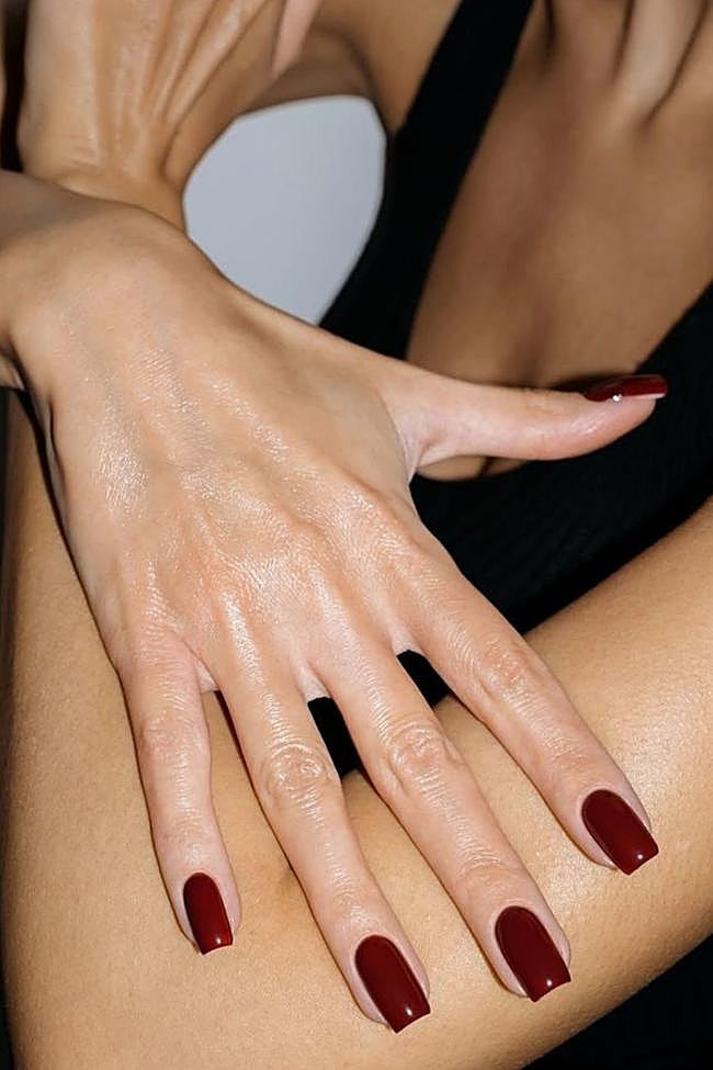 Light Pink with Thin Wavy Lines Light Pink with Thin Wavy Lines — Square Nails 2027