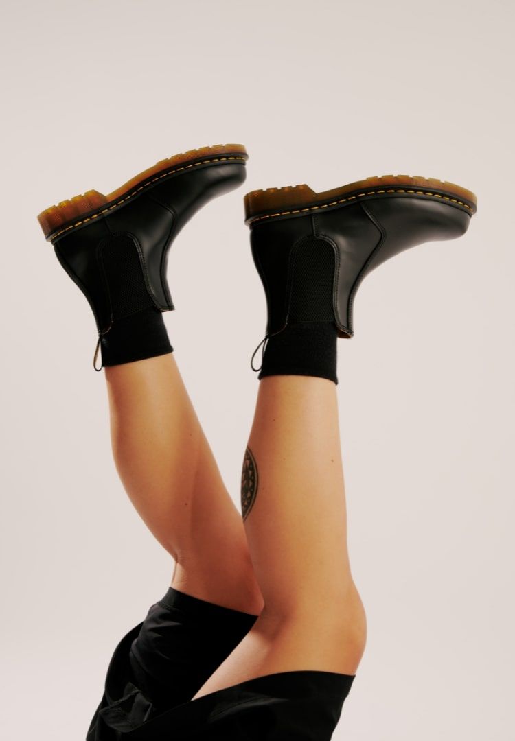 Chelsea Boots Focus: Dr. Martens with Shorts and Socks Chelsea Boots Focus: Dr. Martens with Shorts and Socks — Doc Martens Outfits 2027