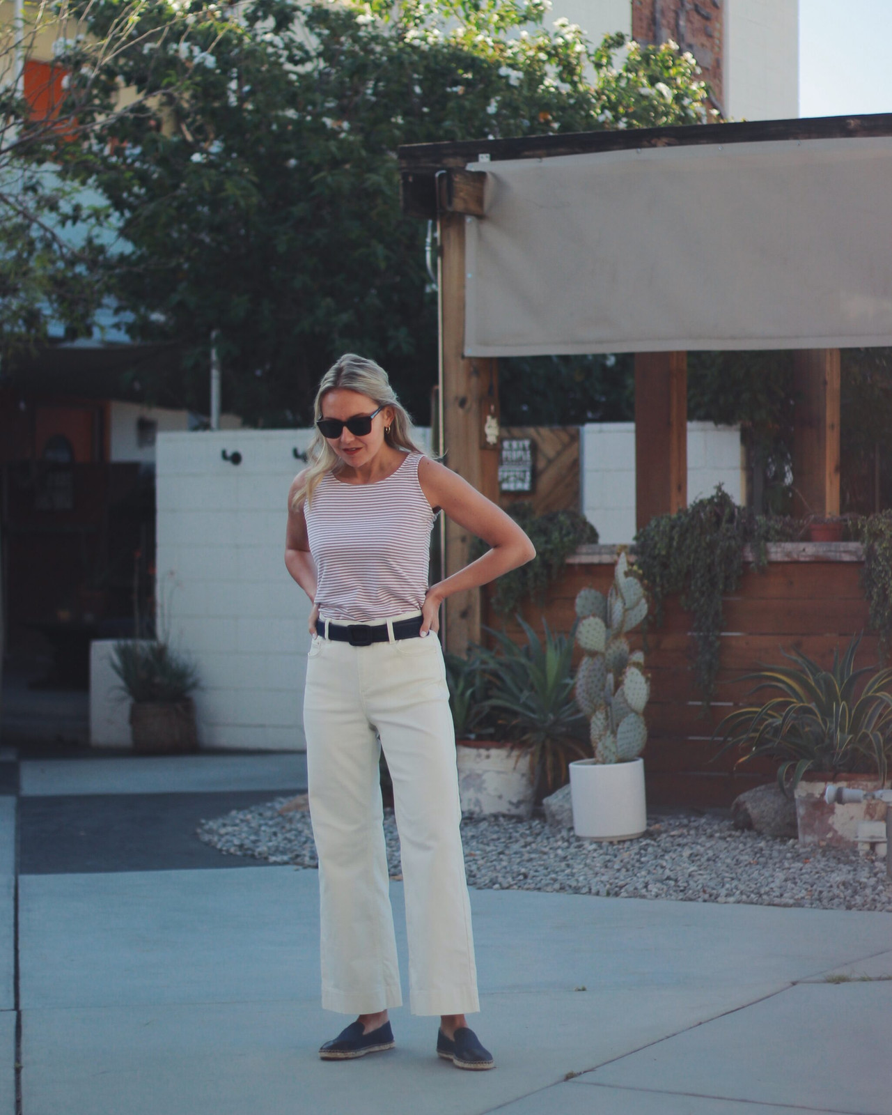 White Wide-Leg Trousers for Effortless Casual Chic White Wide-Leg Trousers for Effortless Casual Chic — Palm Springs Outfits 2027