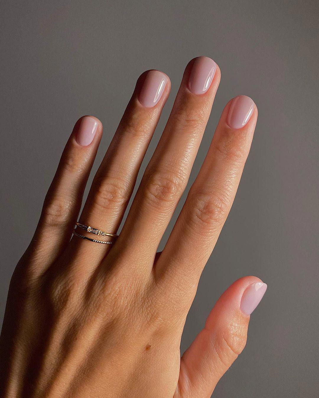 Glossy Visual Idea Glossy Visual Idea — Winter Pink Nails 2027