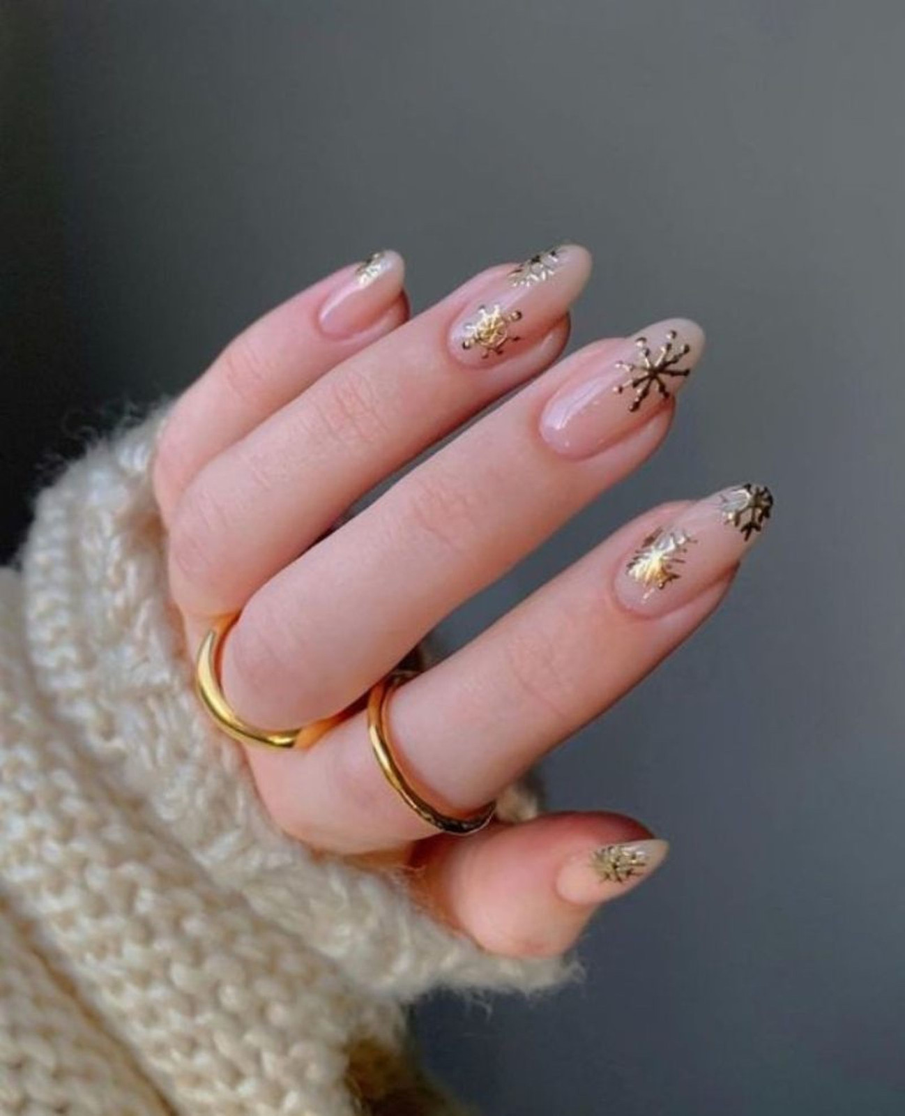 Medium Almond Gold Snowflake Accent Medium Almond Gold Snowflake Accent — Christmas Nails 2026