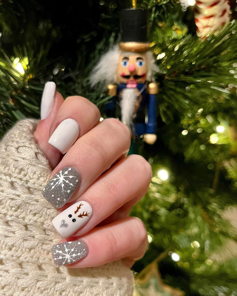 Precise Application Clear Motifs Visual Idea Precise Application Clear Motifs Visual Idea — Glitter Christmas Nails 2026
