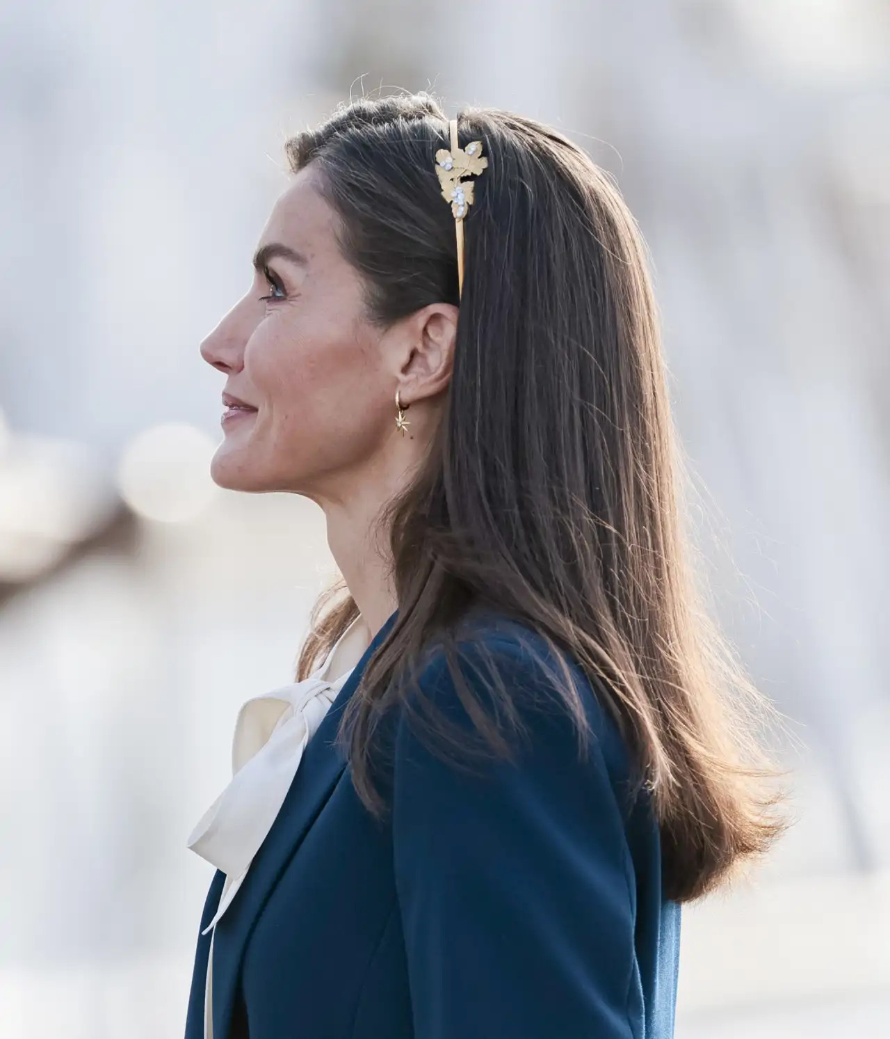 Ornate Gold Headband With Blowout — Headband Hairstyles 2027