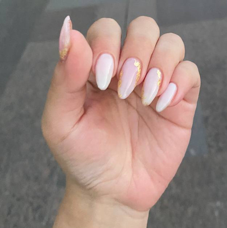 Pink-to-White Gradient Gold Leaf Nails Pink-to-White Gradient Gold Leaf Nails — Mom Nails 2027