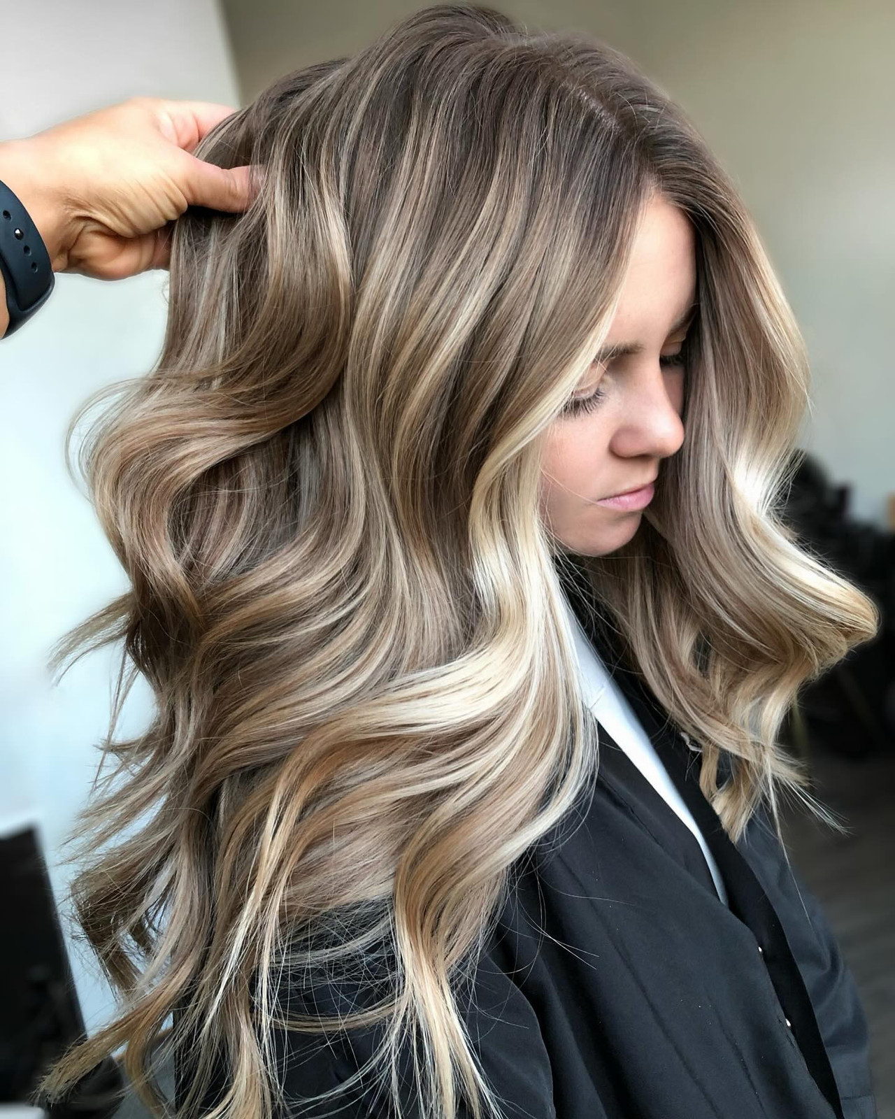 Mid-Back Visual Idea Mid-Back Visual Idea — Beach Blonde Hair 2027