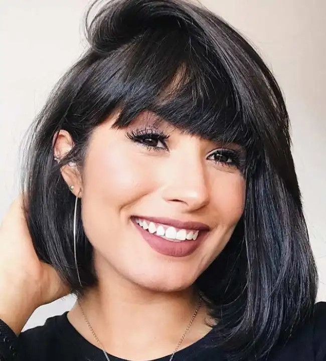 Chin Bob With Side-Swept Blunt Bangs — Bold Bangs 2027