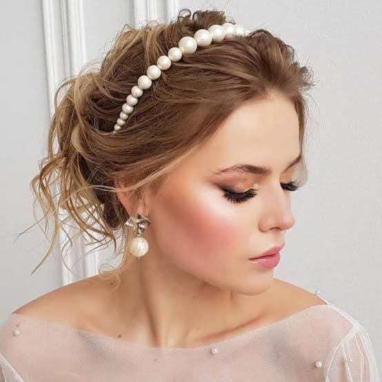 Loose Updo With Mixed Pearl Headband Loose Updo With Mixed Pearl Headband — Pearl Headband Hairstyles 2027
