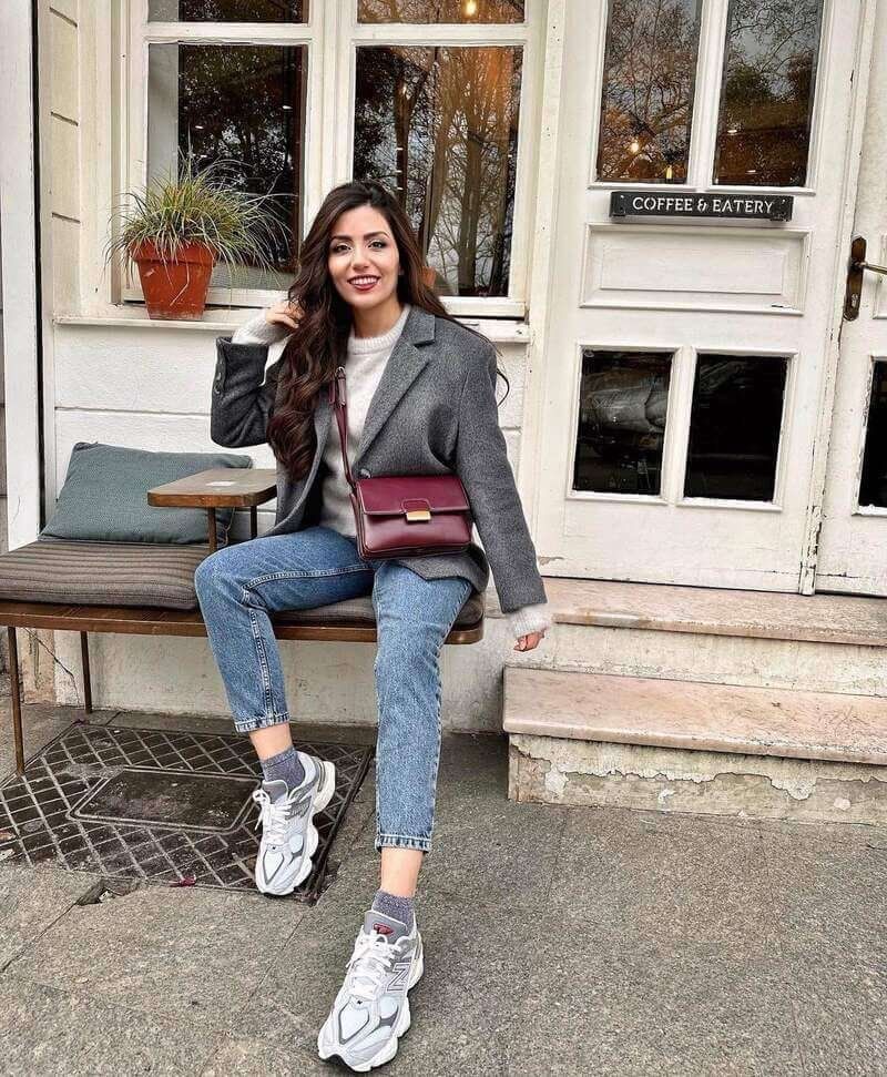Relaxed Blazer and Burgundy Bag Relaxed Blazer and Burgundy Bag — New Balance Outfits 2027