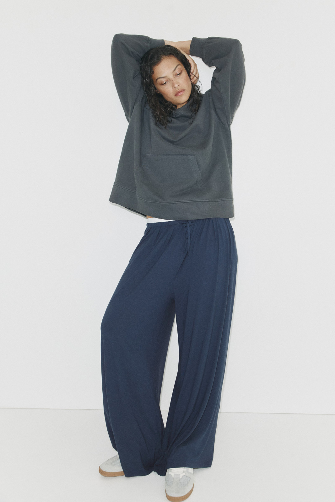 Modern Detail: Navy Wide-Leg Pants with Side Slit and Tank Top Modern Detail: Navy Wide-Leg Pants with Side Slit and Tank Top — Navy Blue Wide Leg Pants Outfits 2027