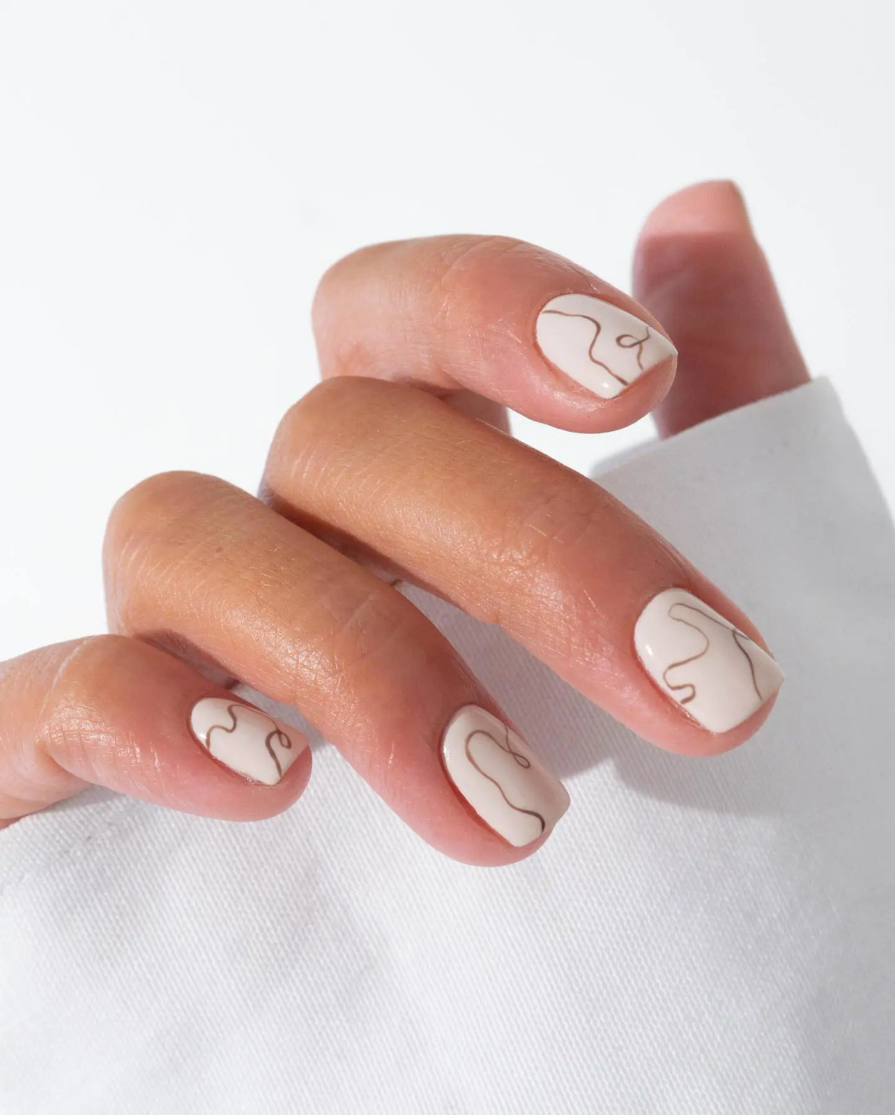 Thin Light Brown Abstract Lines Visual Idea Thin Light Brown Abstract Lines Visual Idea — Beige Nails 2027