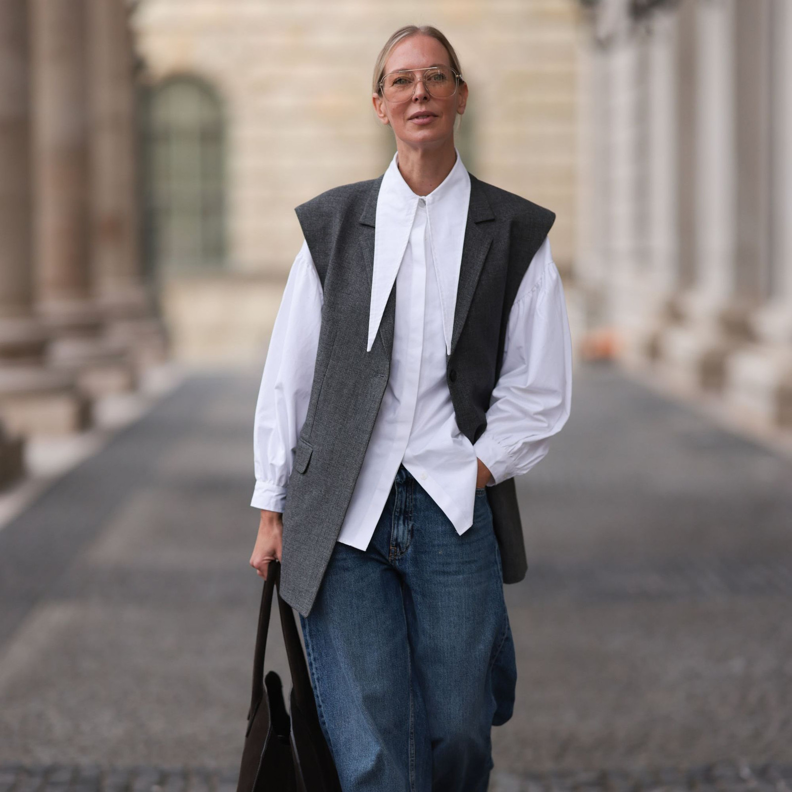 Oversized Grey Tailored Vest with Jeans for Casual Office Oversized Grey Tailored Vest with Jeans for Casual Office — Vests 2027