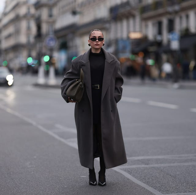 Chic Grey Wool Coat Over Black Turtleneck and Straight-Leg Trousers Chic Grey Wool Coat Over Black Turtleneck and Straight-Leg Trousers — Winter Neutral Outfits 2027