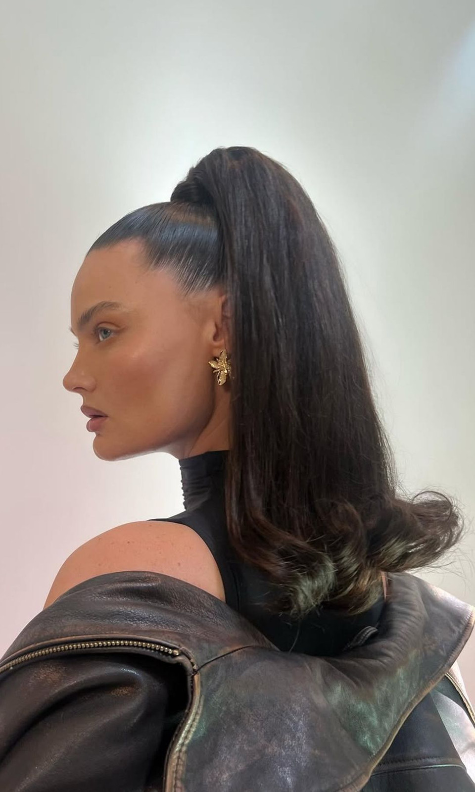 No Bangs Visual Idea — Christmas Hairstyles 2026